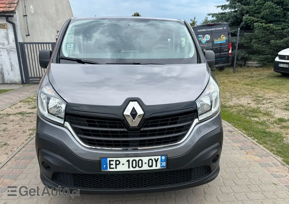 RENAULT Trafic 