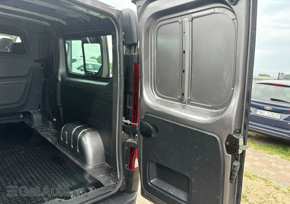 RENAULT Trafic 