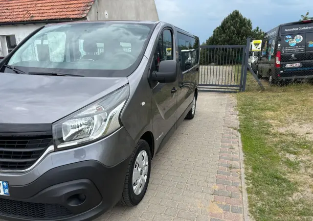 RENAULT Trafic 
