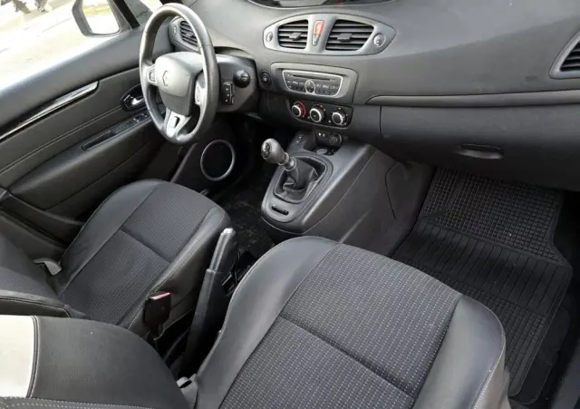 RENAULT Scenic 1.5 dCi Avantage