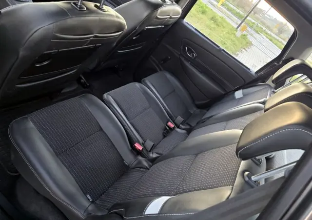 RENAULT Scenic 1.5 dCi Avantage
