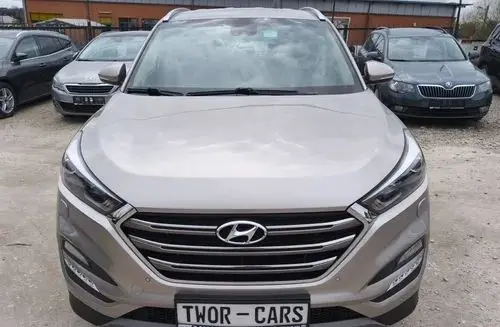 HYUNDAI Tucson 