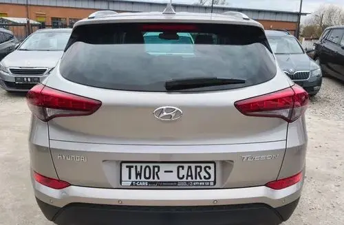HYUNDAI Tucson 