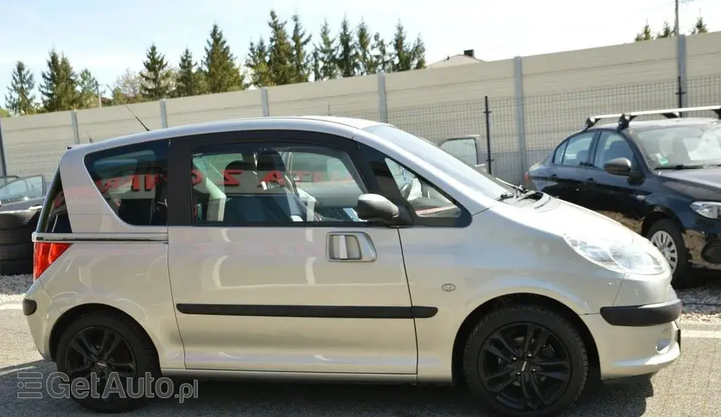 PEUGEOT 1007 