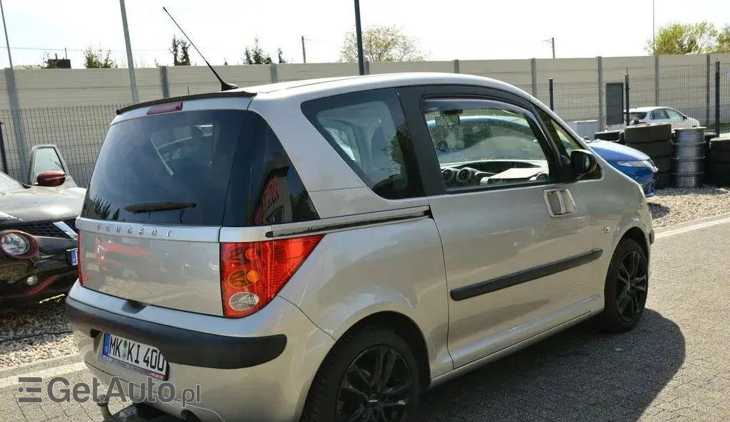 PEUGEOT 1007 