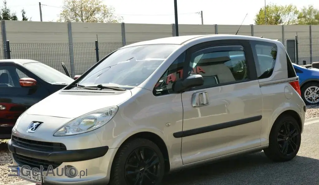 PEUGEOT 1007 