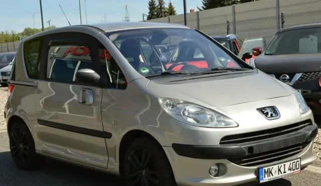 PEUGEOT 1007 