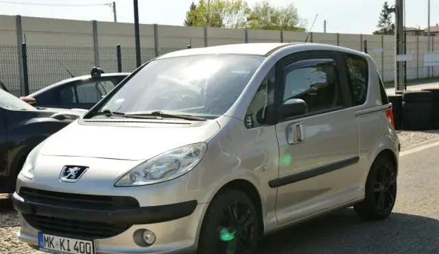 PEUGEOT 1007 