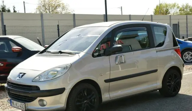 PEUGEOT 1007 