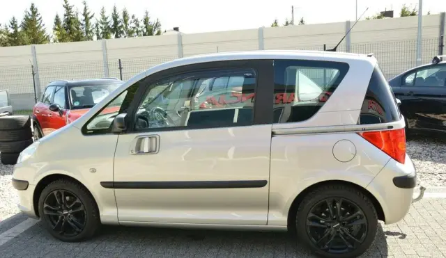 PEUGEOT 1007 