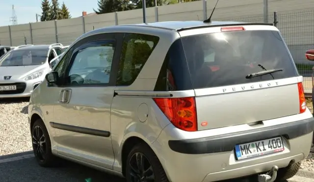 PEUGEOT 1007 