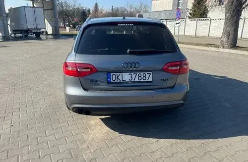 AUDI A4 