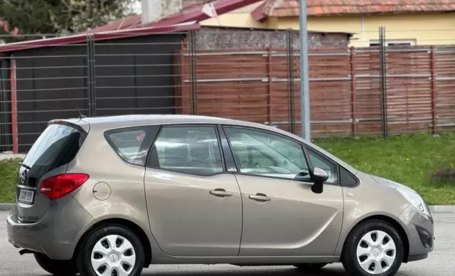 OPEL Meriva 
