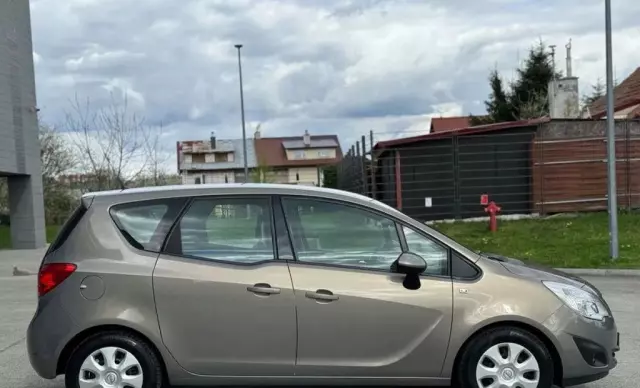 OPEL Meriva 