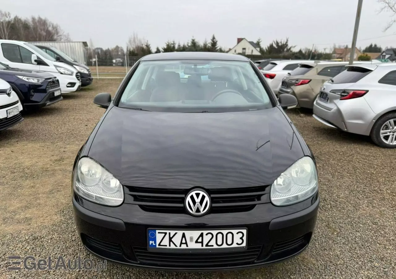 VOLKSWAGEN Golf 