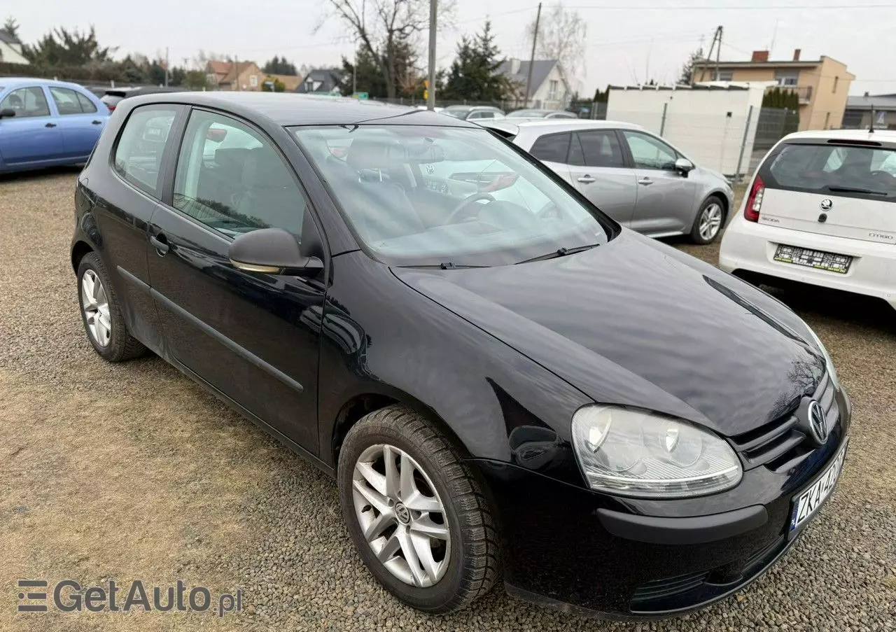 VOLKSWAGEN Golf 