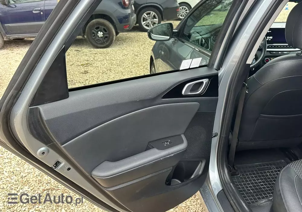 KIA Ceed 1.4 T-GDI L Business Line DCT