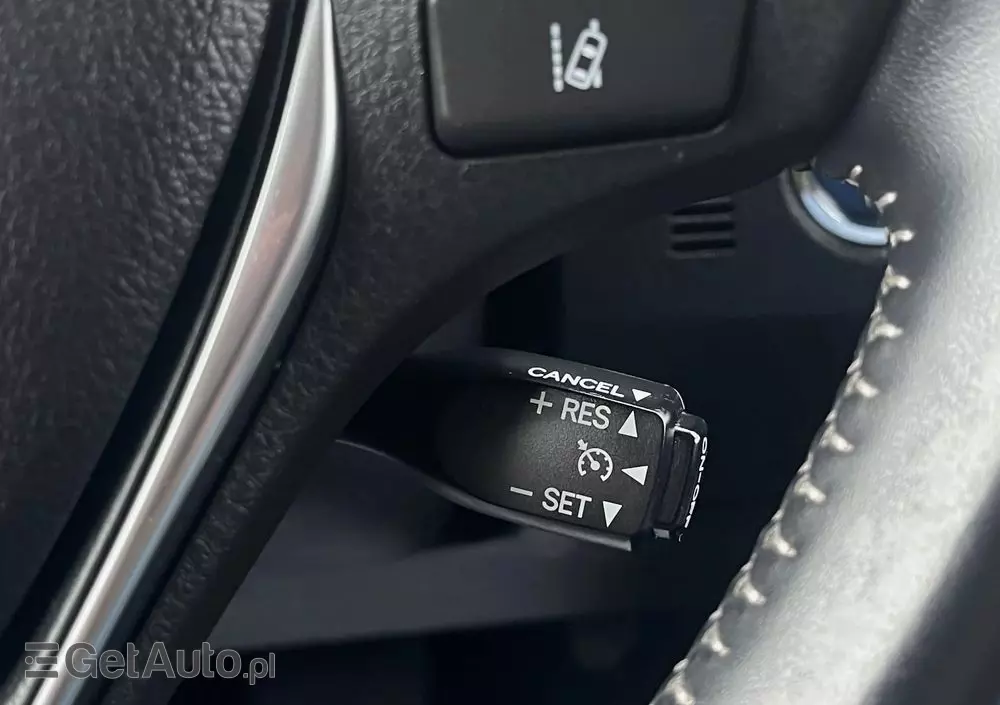 TOYOTA Auris 1.8 VVT-i Hybrid Automatik Executive