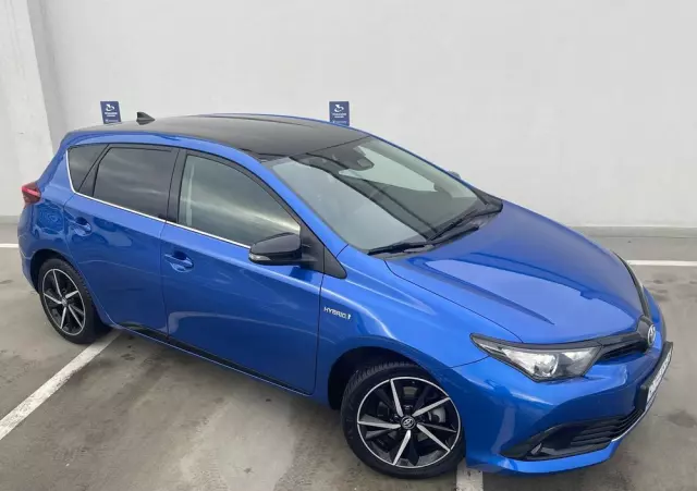 TOYOTA Auris 1.8 VVT-i Hybrid Automatik Executive