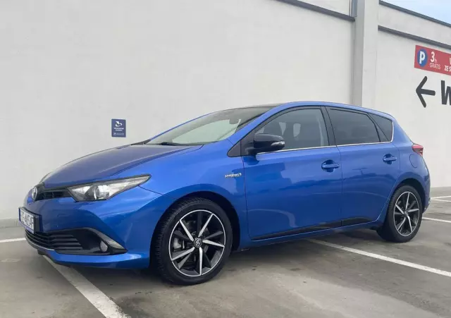TOYOTA Auris 1.8 VVT-i Hybrid Automatik Executive