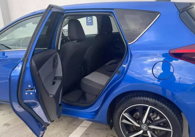 TOYOTA Auris 1.8 VVT-i Hybrid Automatik Executive