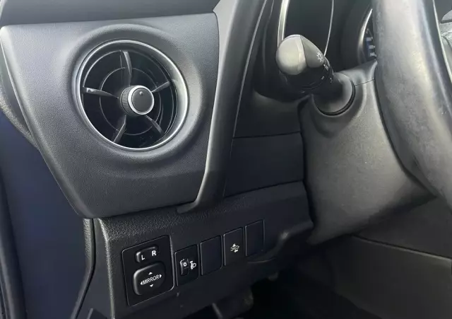 TOYOTA Auris 1.8 VVT-i Hybrid Automatik Executive