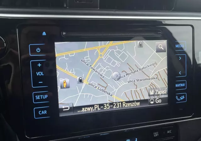 TOYOTA Auris 1.8 VVT-i Hybrid Automatik Executive