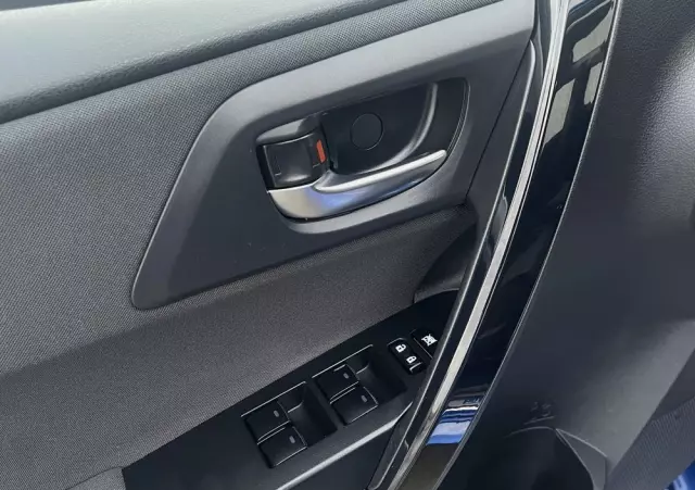 TOYOTA Auris 1.8 VVT-i Hybrid Automatik Executive