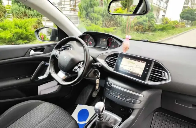 PEUGEOT 308 