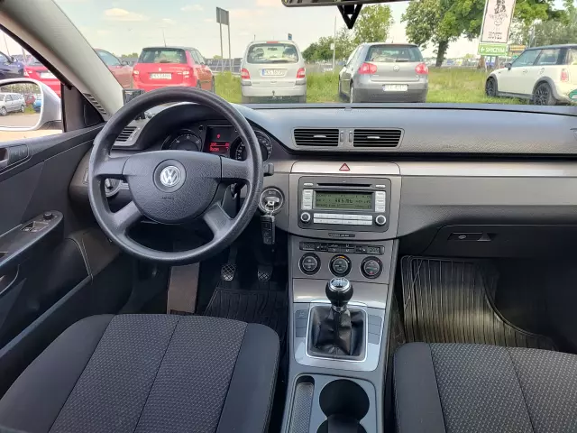 VOLKSWAGEN Passat Comfortline