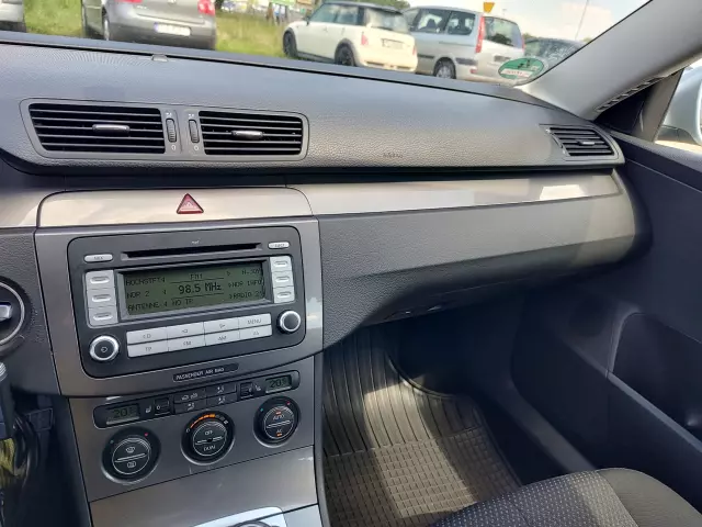 VOLKSWAGEN Passat Comfortline
