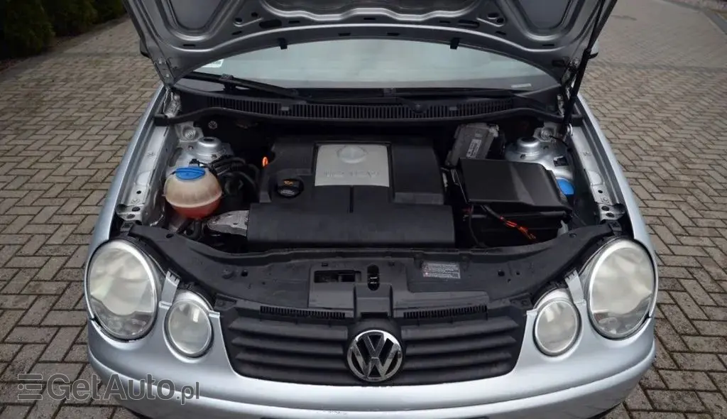 VOLKSWAGEN Polo 