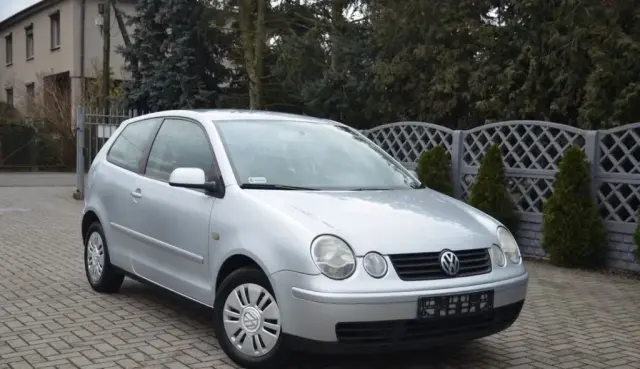 VOLKSWAGEN Polo 