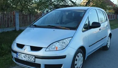 MITSUBISHI Colt 