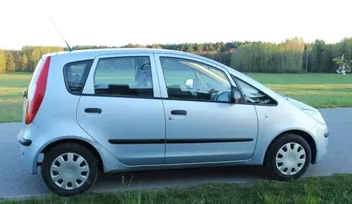 MITSUBISHI Colt 