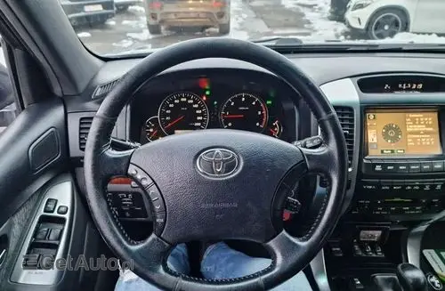TOYOTA Land Cruiser 