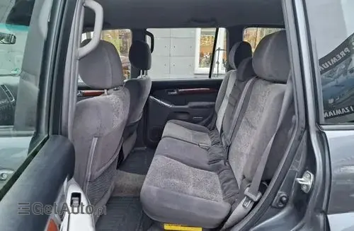 TOYOTA Land Cruiser 
