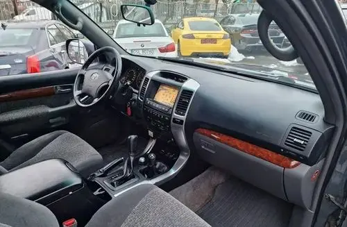 TOYOTA Land Cruiser 