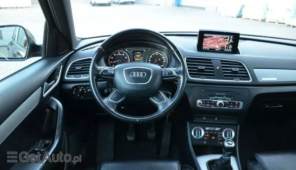 AUDI Q3 