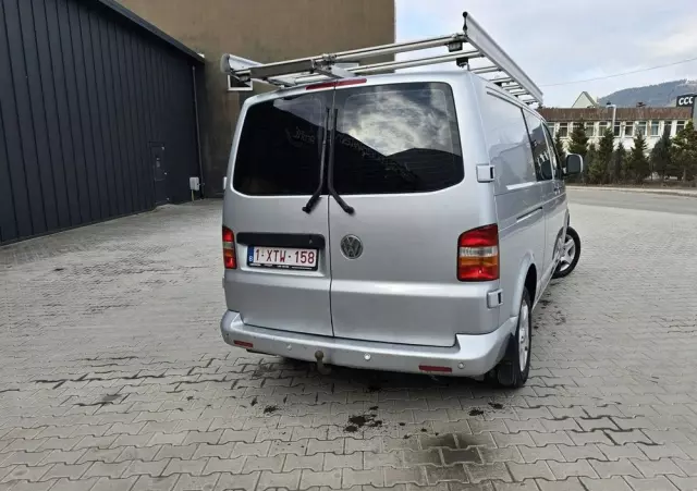 VOLKSWAGEN Transporter 