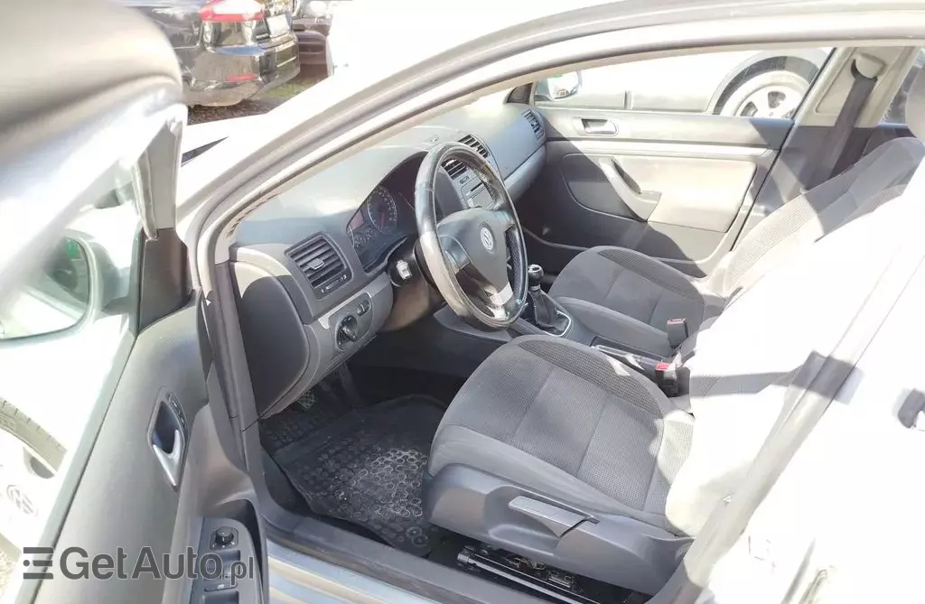 VOLKSWAGEN Golf 1.9 TDI (105 KM)