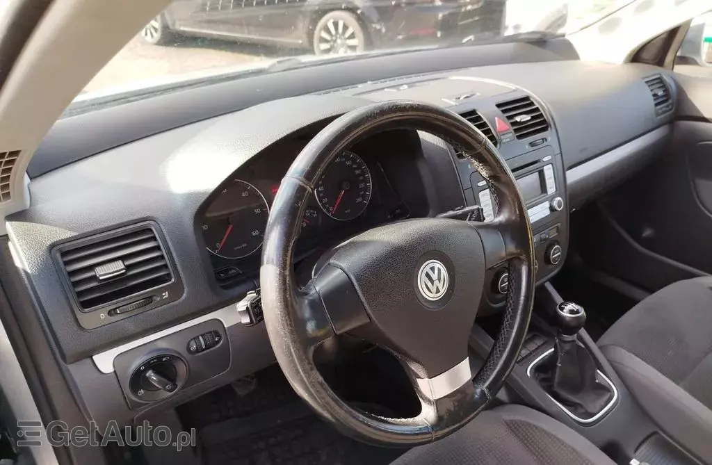 VOLKSWAGEN Golf 1.9 TDI (105 KM)