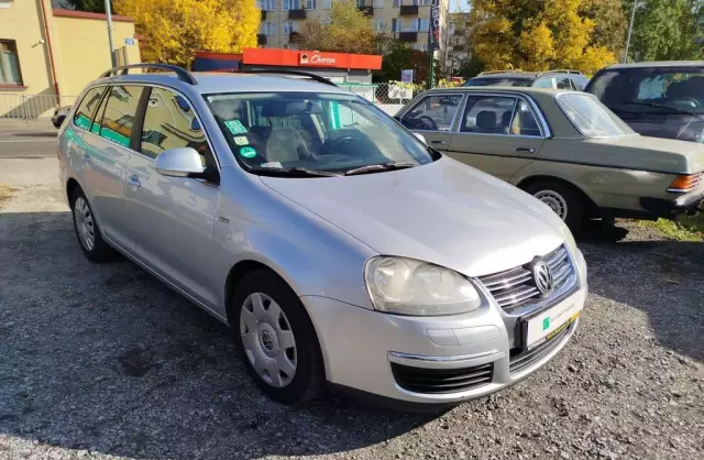 VOLKSWAGEN Golf 1.9 TDI (105 KM)