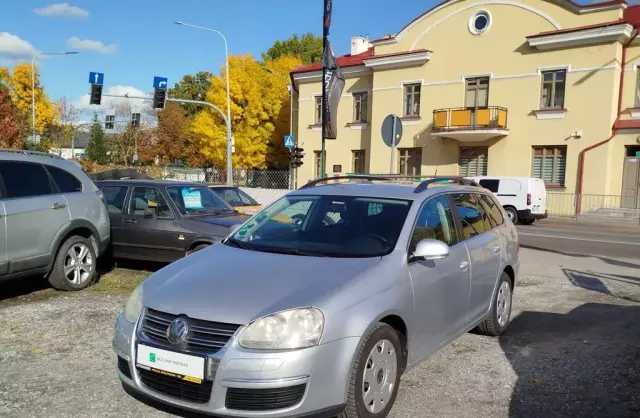 VOLKSWAGEN Golf 1.9 TDI (105 KM)