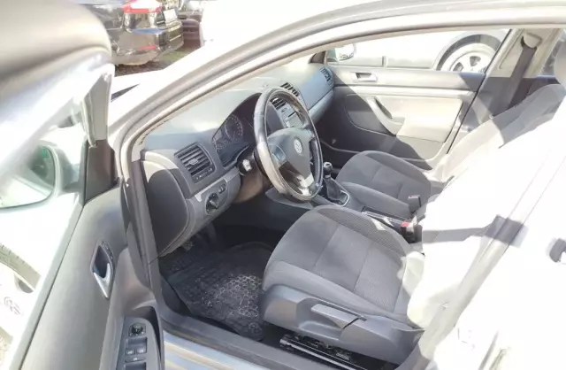 VOLKSWAGEN Golf 1.9 TDI (105 KM)