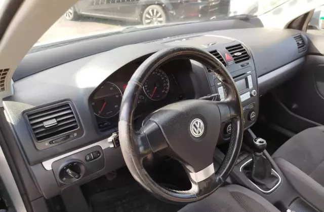 VOLKSWAGEN Golf 1.9 TDI (105 KM)