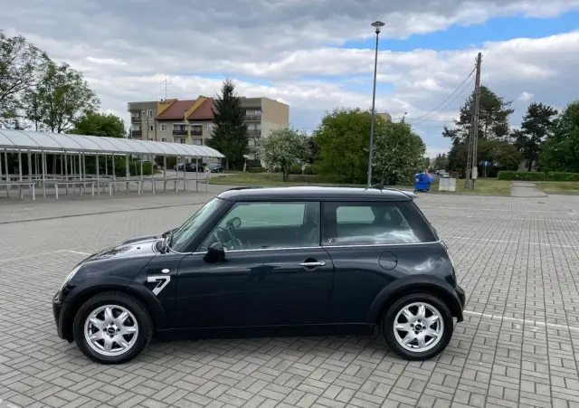 MINI ONE Seven