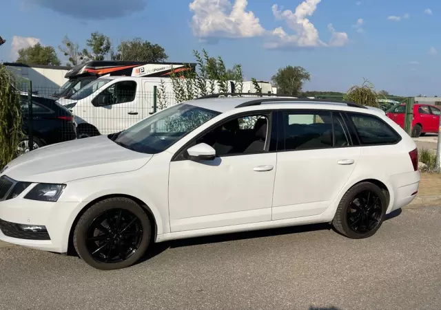 SKODA Octavia 1.6 TDI Ambition