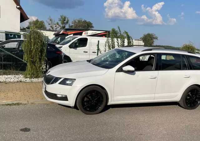 SKODA Octavia 1.6 TDI Ambition