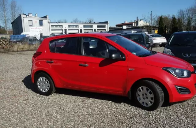 HYUNDAI I20 
